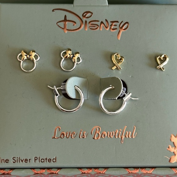 DISNEY CLASSICS 3 PAIR HEART MINNIE MOUSE EARRING SET - Picture 2 of 5